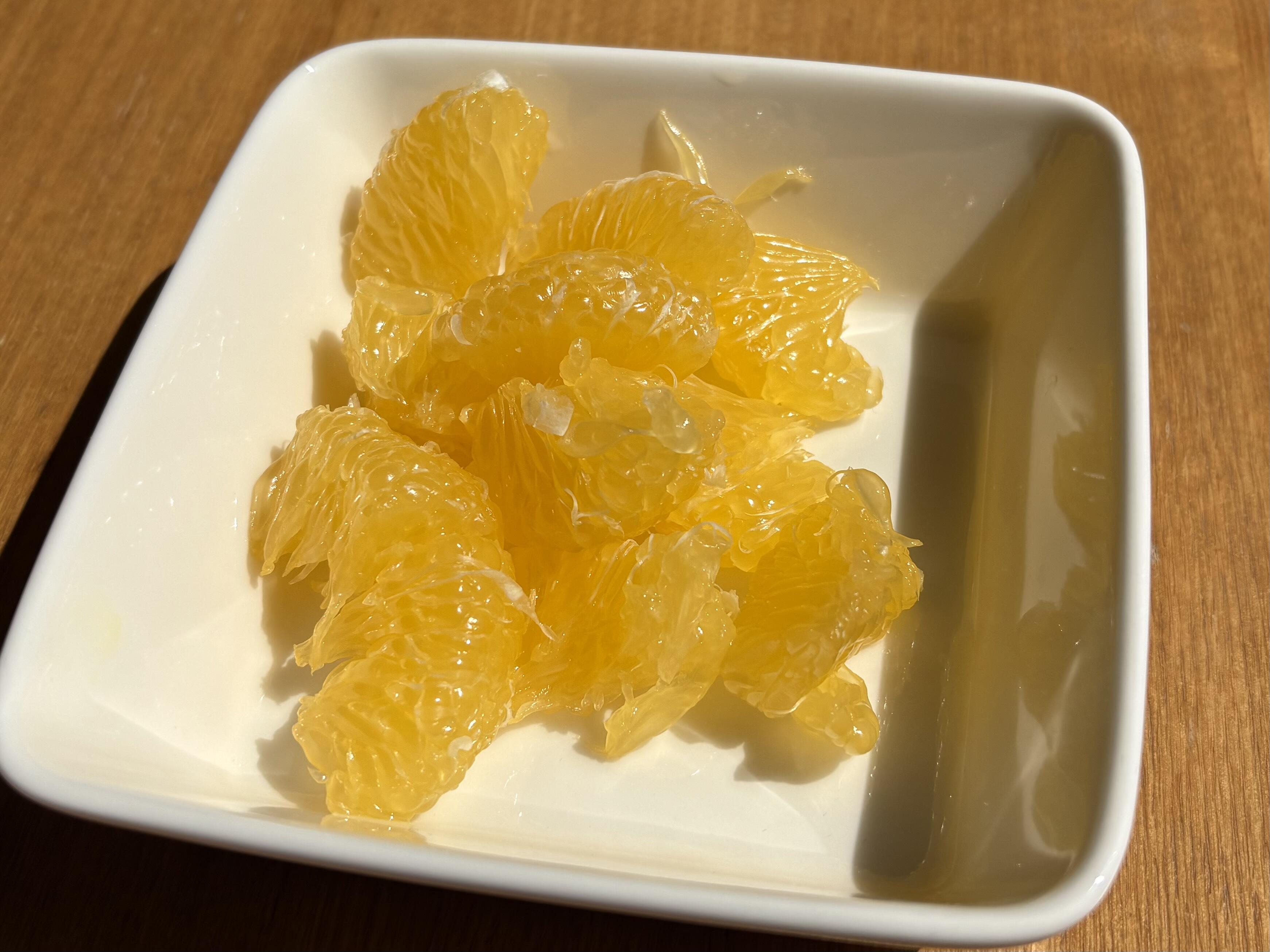 甘夏みかんを食べやすい大きさにする