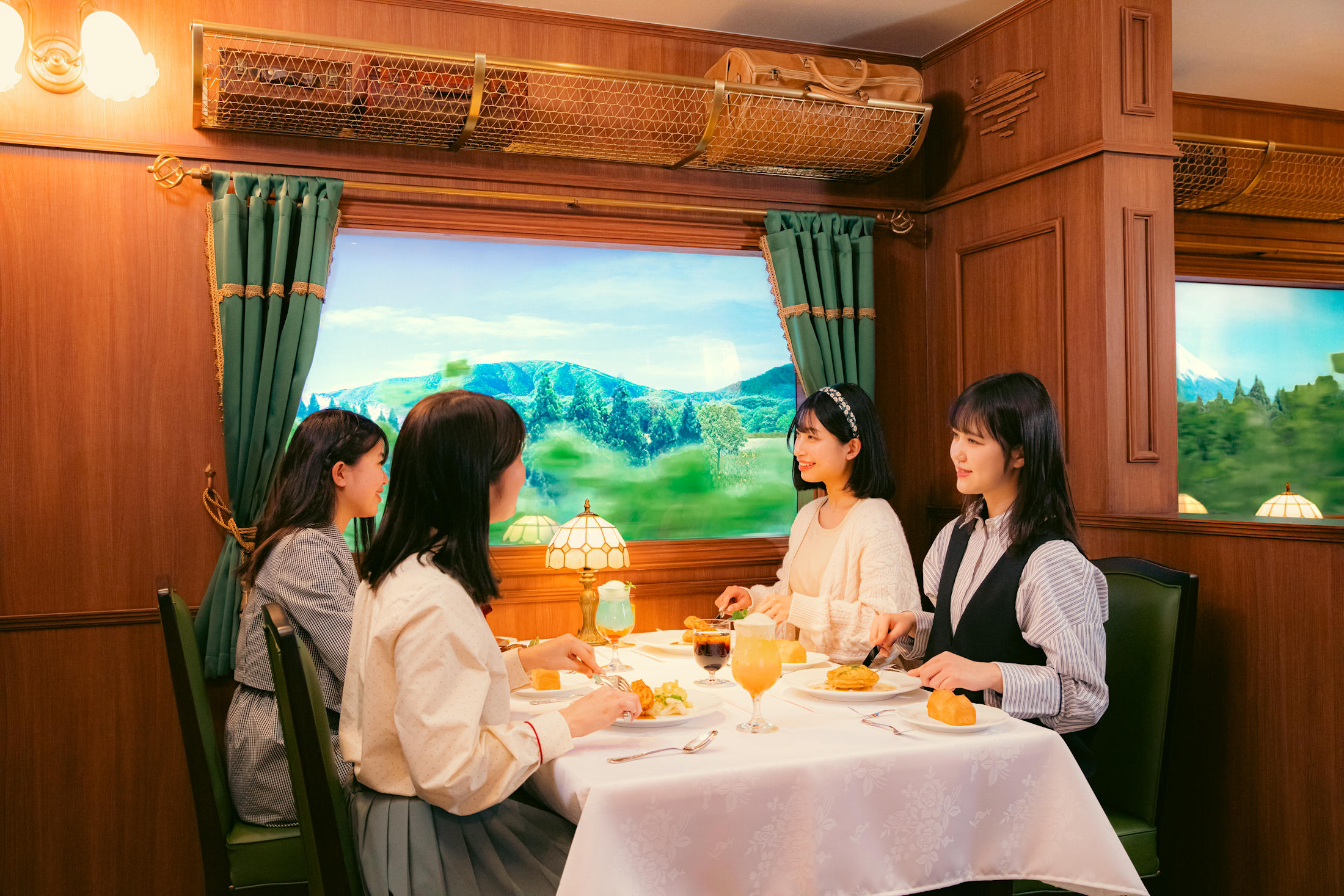 食堂車レストラン 黄昏号